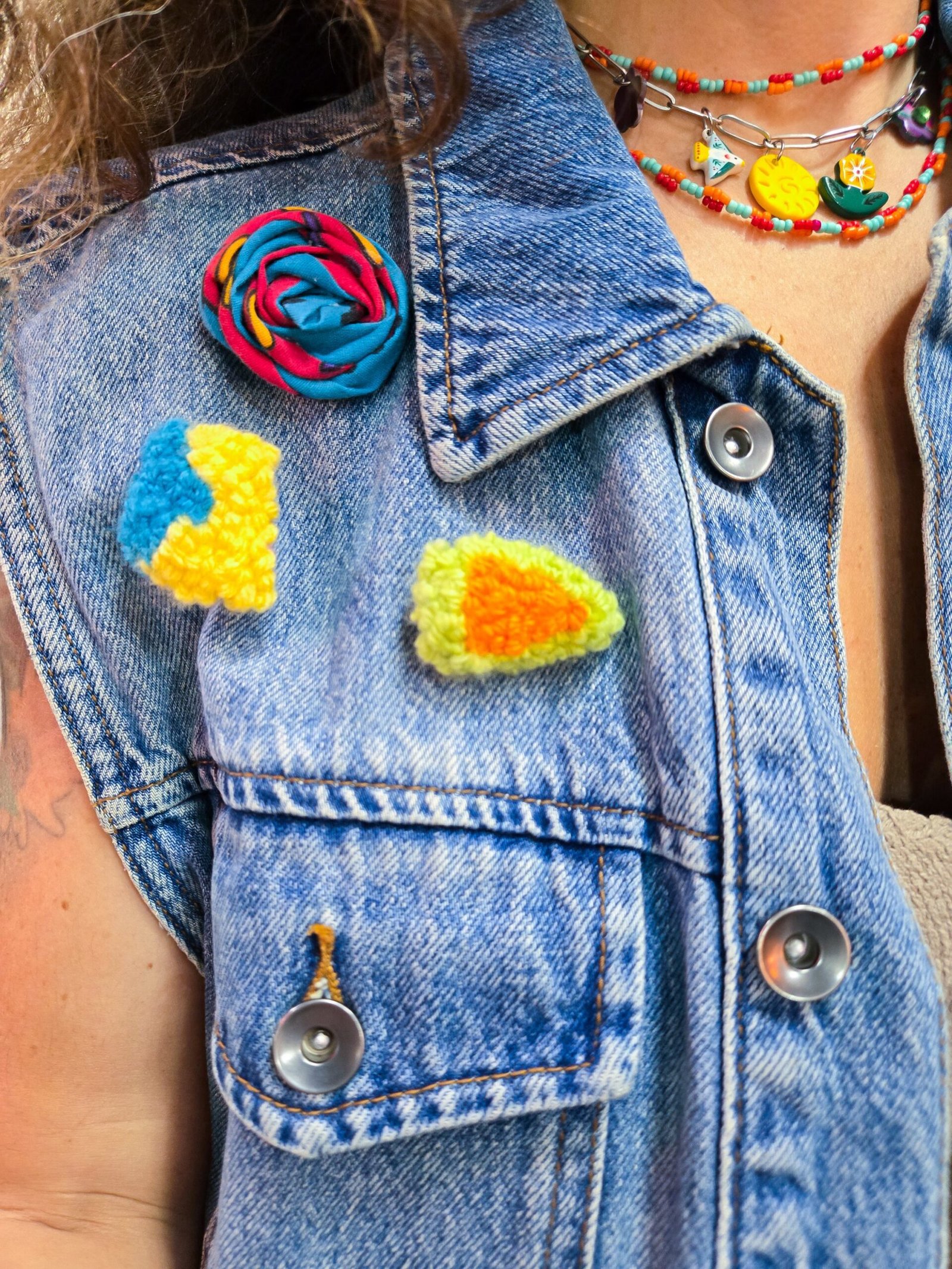 Brooches - Image 2